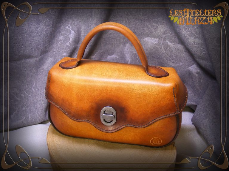 Sac en cuir marron avec poignée